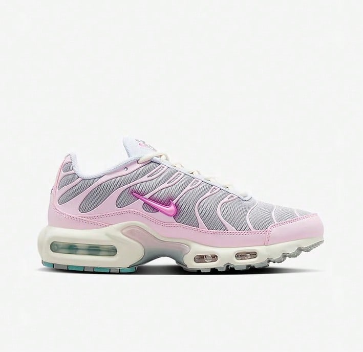 Wmn's Air Max Plus - Paw Print