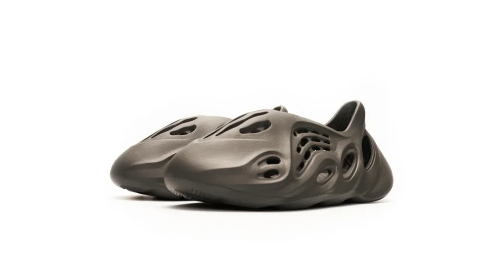 Adidas Yeezy Foam RNR Carbon